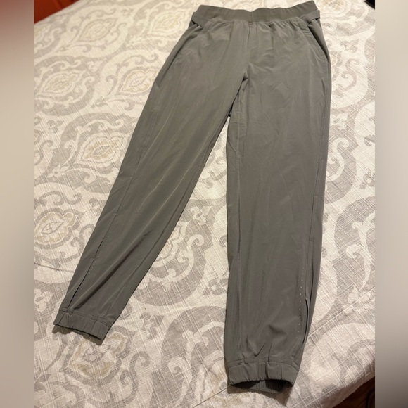 Lululemon Adapted State High Rise Jogger Airflow Carbon dust 8 - Picture 3 of 8